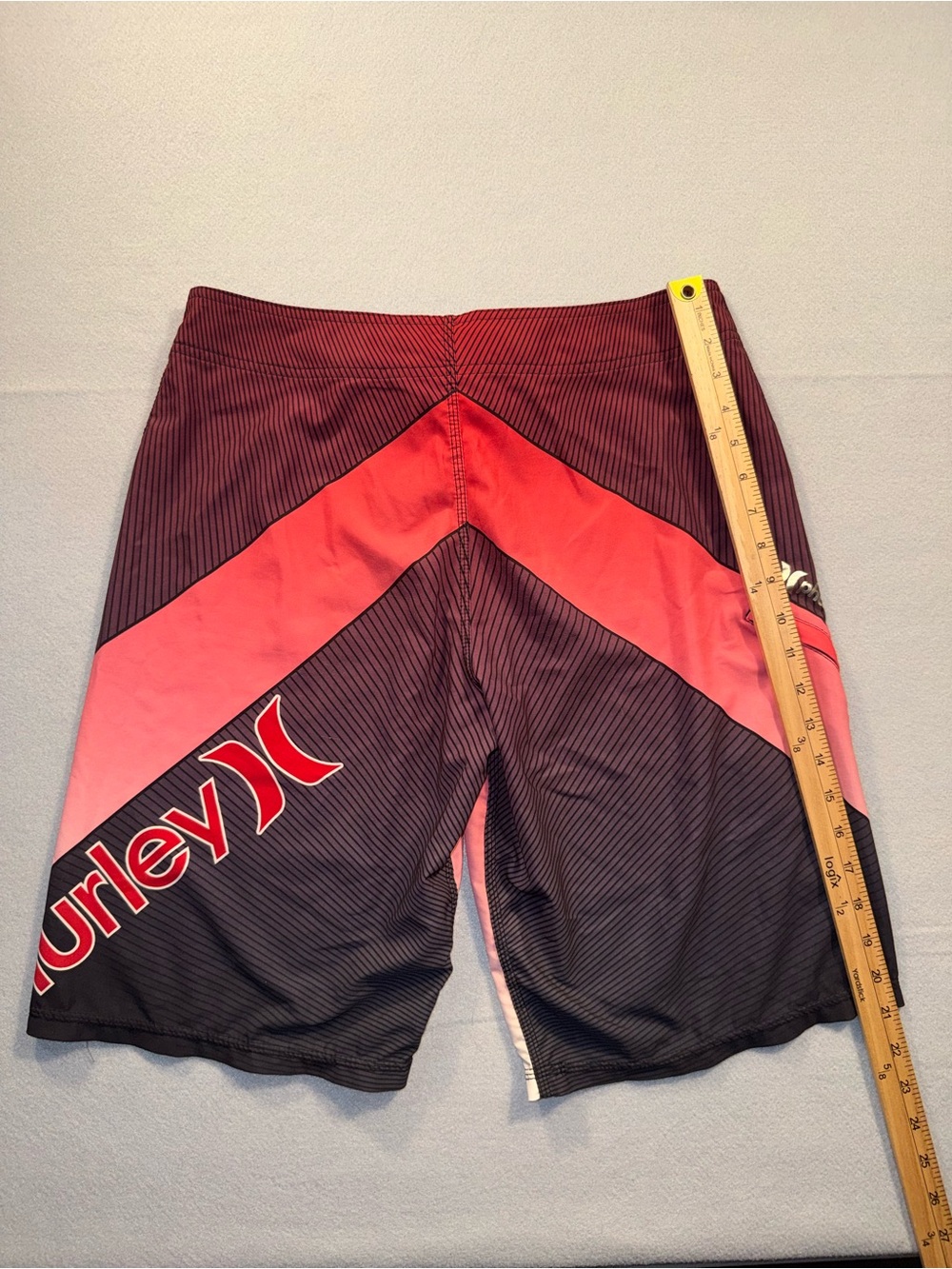 Hurley Men’s Red Black Striped Ombre Boardshorts Buckle Surf Waterski Boating - Picture 6 of 7